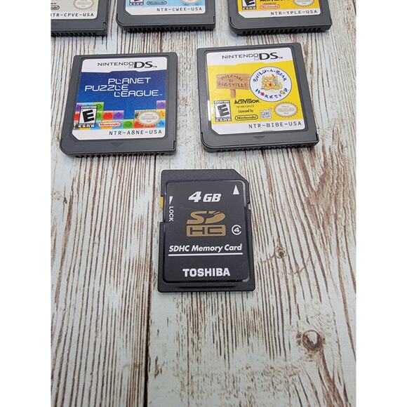 Nintendo 2DS Red/White Handheld Gaming System Console Tested W/Charger & 5 Games - Picture 7 of 9